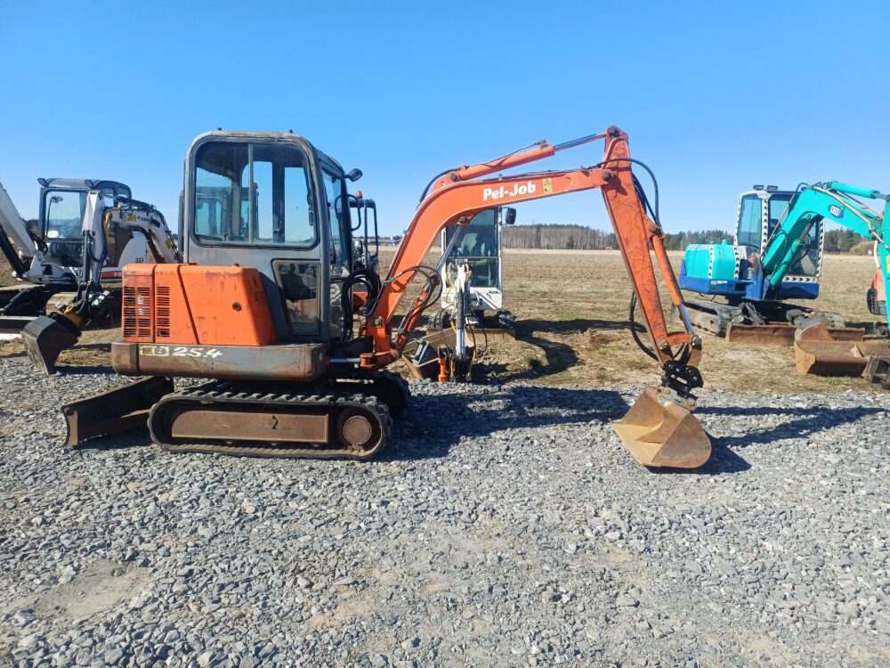 Pel-Job EB25.4/Volvo ec25 kumitelakaivinkone - Image 4